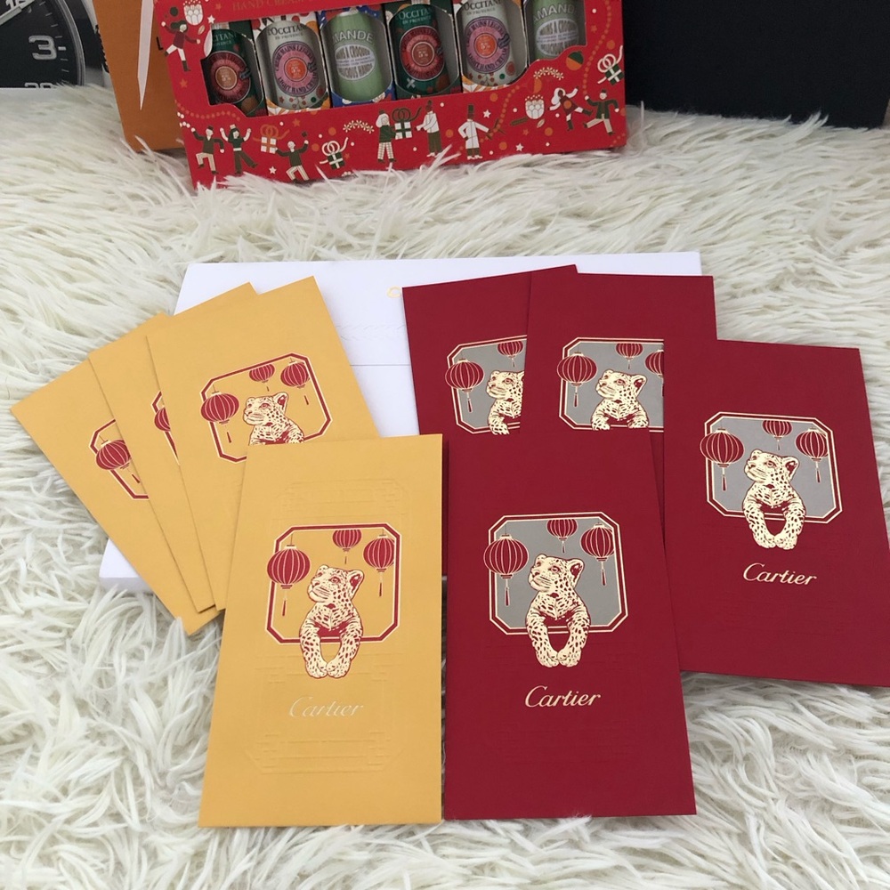 Cartier Red and Gold Envelopes Set (Free 5 Mystery Clothes)